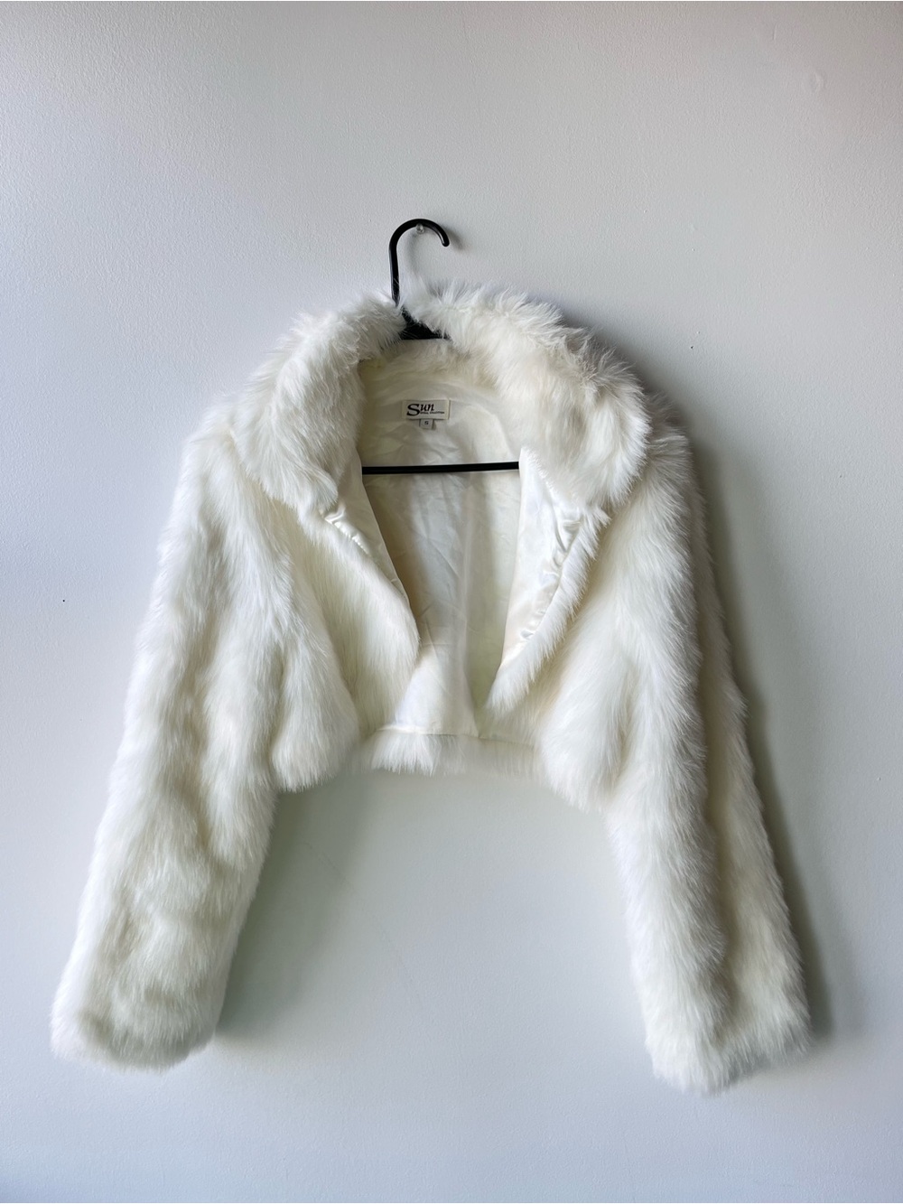 White faux fur cropped jacket Sun Bridal Collection size Small